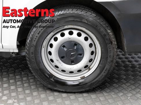 Used 2022 Mercedes-Benz Metris image 8