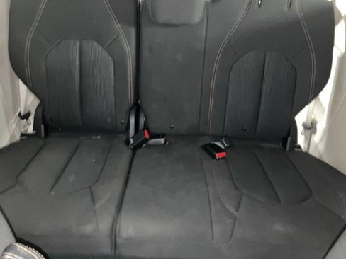 Used 2017 Chrysler Pacifica Touring FWD image 18