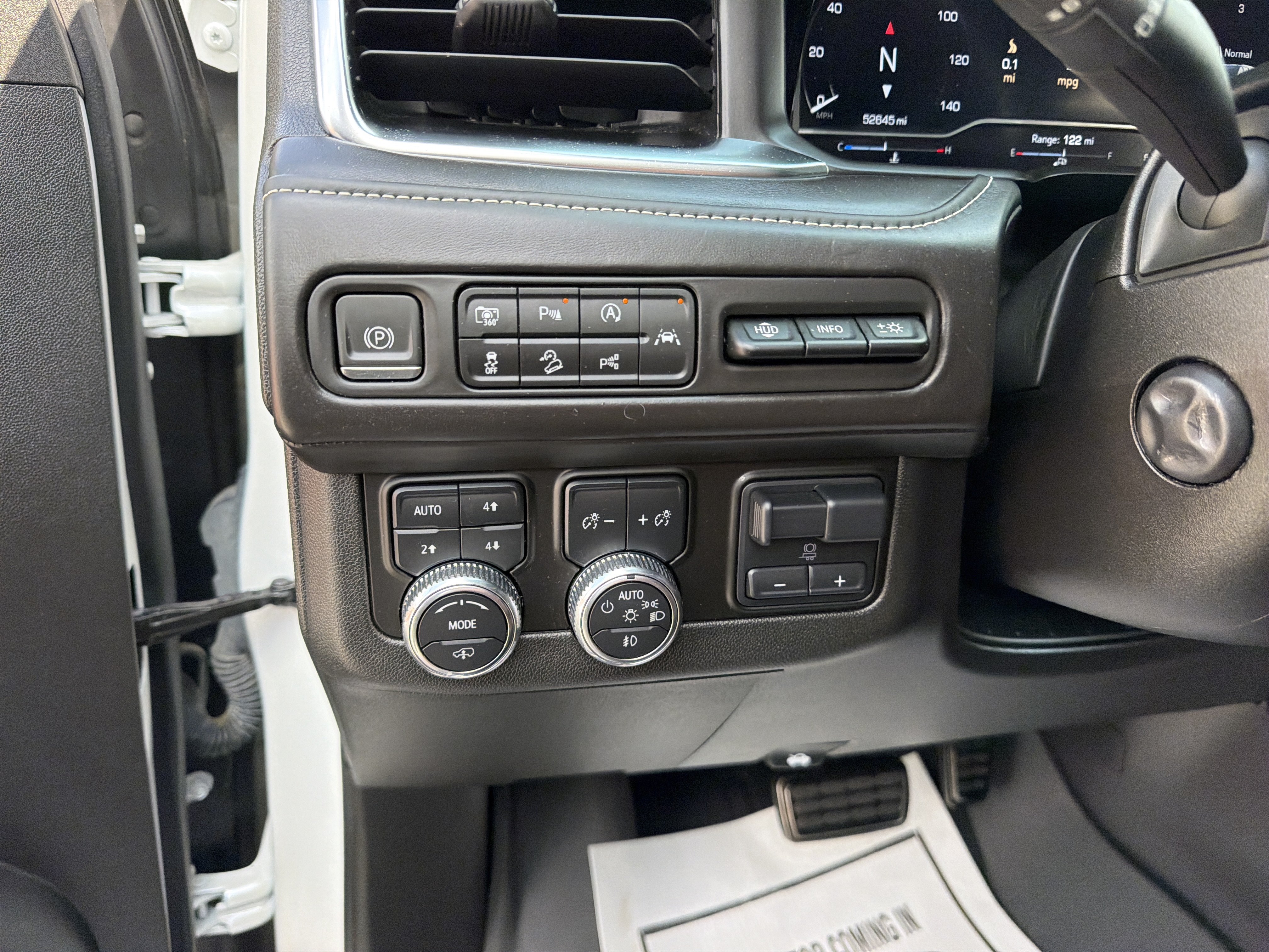 Used 2024 GMC Yukon Denali Ultimate AWD/4WD image 18