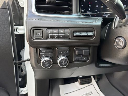 Used 2024 GMC Yukon Denali Ultimate AWD/4WD image 18