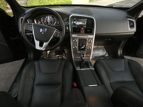 Used 2016 Volvo XC60 T6 Platinum image 21