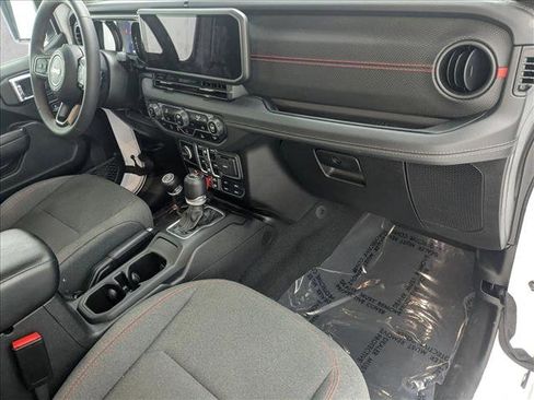 Used 2024 Jeep Wrangler Rubicon image 22