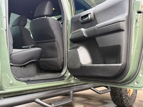 Used 2021 Toyota Tacoma TRD Sport image 59