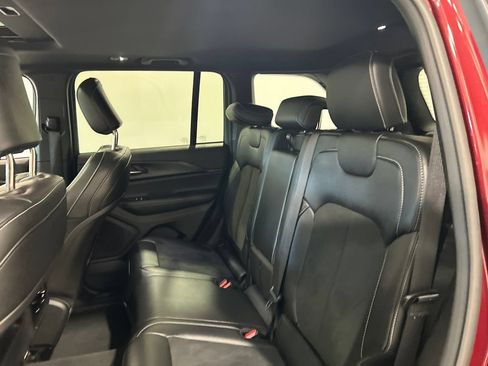 Used 2024 Jeep Grand Cherokee Altitude AWD/4WD image 30