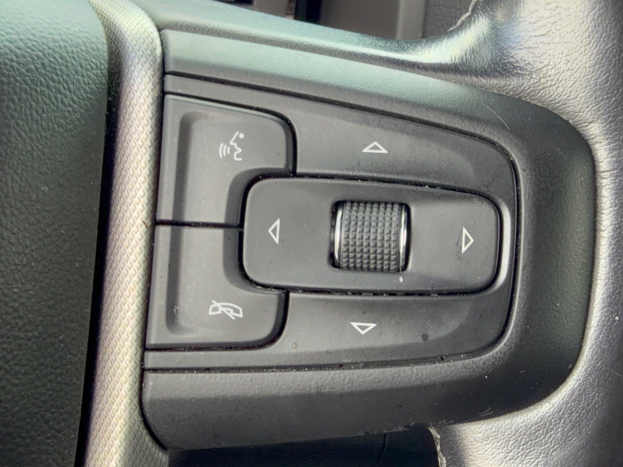 Used 2023 GMC Yukon Denali RWD image 19