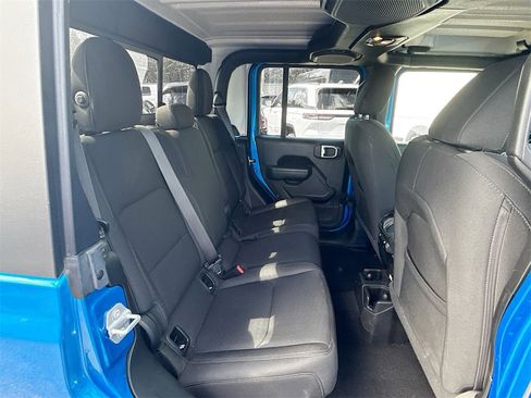 Used 2022 Jeep Gladiator Sport image 30