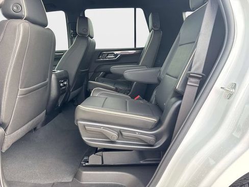 Used 2025 GMC Yukon Elevation RWD image 12