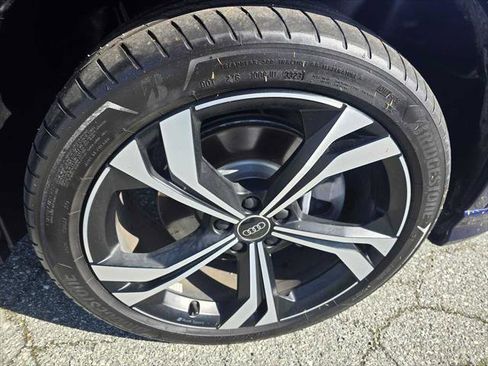 Used 2024 Audi Q3 2.0T Premium Plus w/ Premium Plus Package image 9