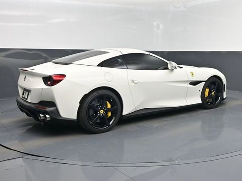 Used 2020 Ferrari Portofino RWD image 3