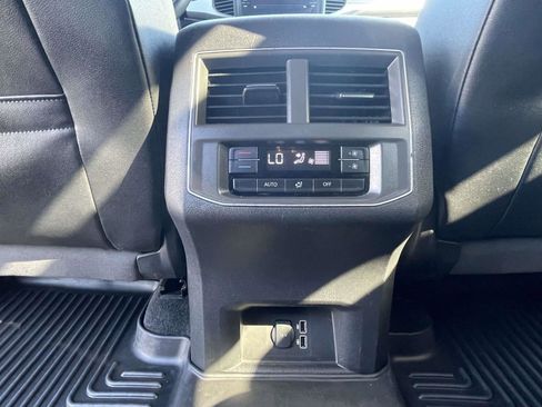 Used 2019 Volkswagen Atlas SE FWD image 13