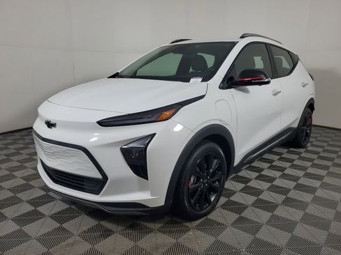 Used 2023 Chevrolet Bolt EUV Premier w/ Redline Edition image 4