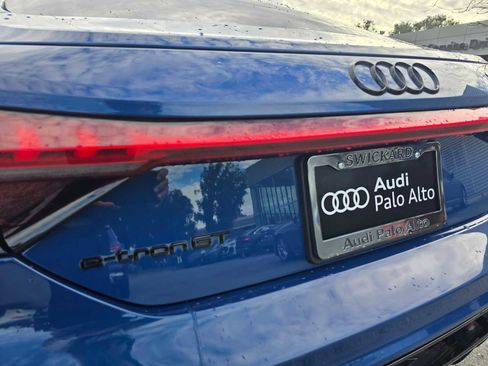 Used 2022 Audi e-tron GT Prestige image 19