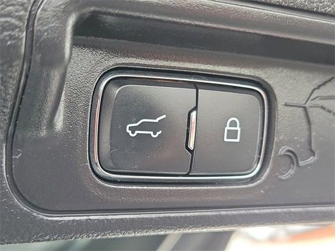 Used 2021 Ford Explorer XLT w/ Equipment Group 202A image 31