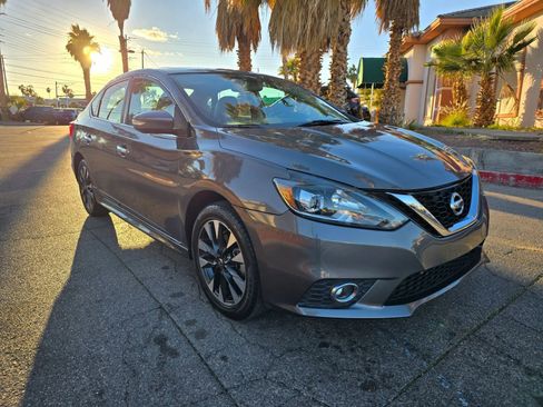 Used 2019 Nissan Sentra SR w/ Premium Package (SR) image 1