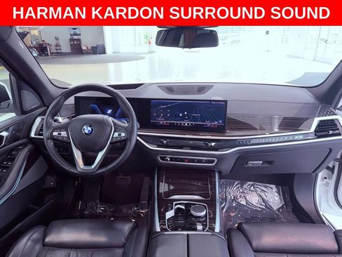 Used 2025 BMW X5 xDrive50e AWD/4WD image 13