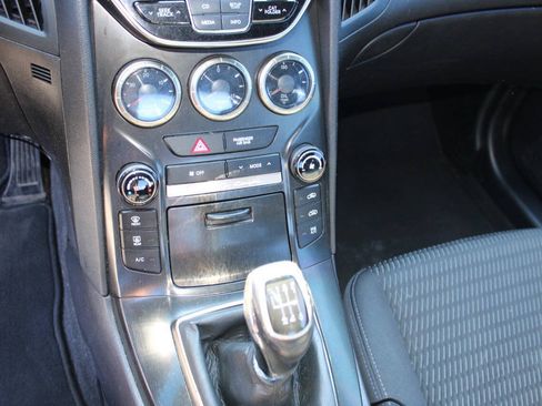 Used 2013 Hyundai Genesis 2.0T RWD image 16