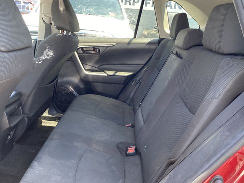 Used 2021 Toyota RAV4 LE w/ Carpet Mat Package (TMS) FWD image 16