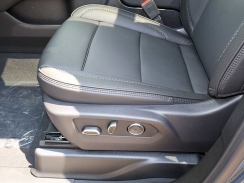 New 2026 GMC Yukon XL Denali w/ Denali Reserve Package AWD/4WD image 9