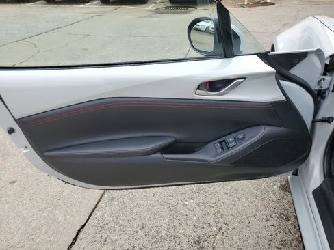 Used 2016 MAZDA MX-5 Miata Grand Touring image 14