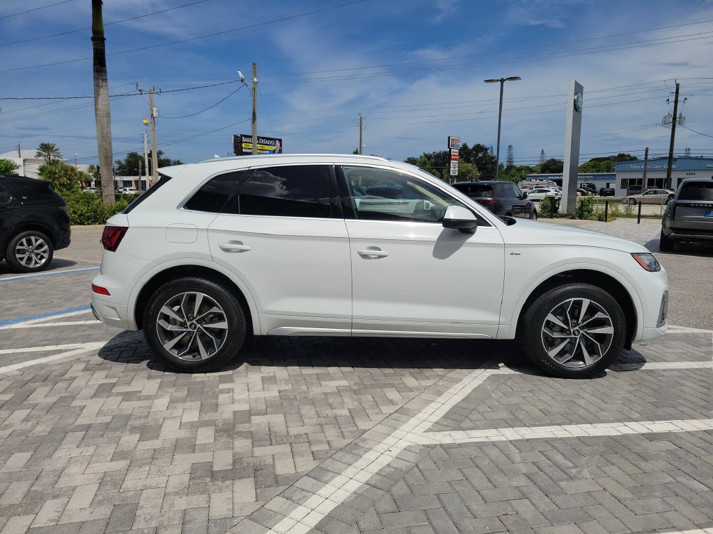 Used 2023 Audi Q5 2.0T Premium Plus w/ Premium Plus Package AWD/4WD image 6