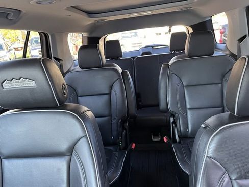 Used 2020 Chevrolet Traverse High Country image 16