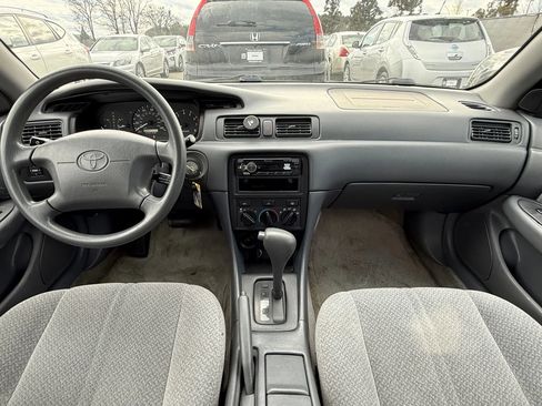 Used 2001 Toyota Camry CE image 3