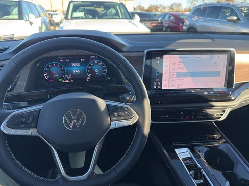 New 2026 Volkswagen Atlas SE FWD image 15