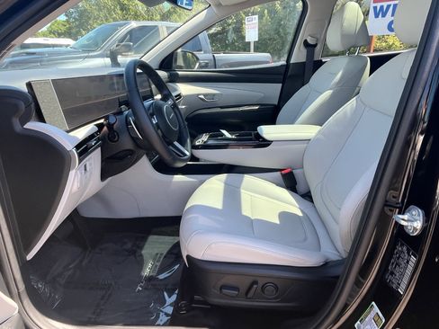 Certified 2025 Hyundai Tucson SEL AWD/4WD image 10