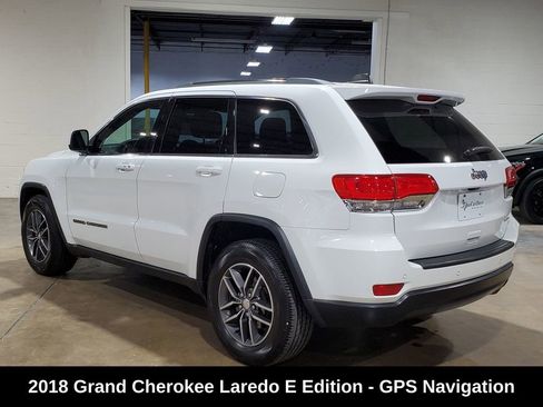 Used 2018 Jeep Grand Cherokee Laredo image 12