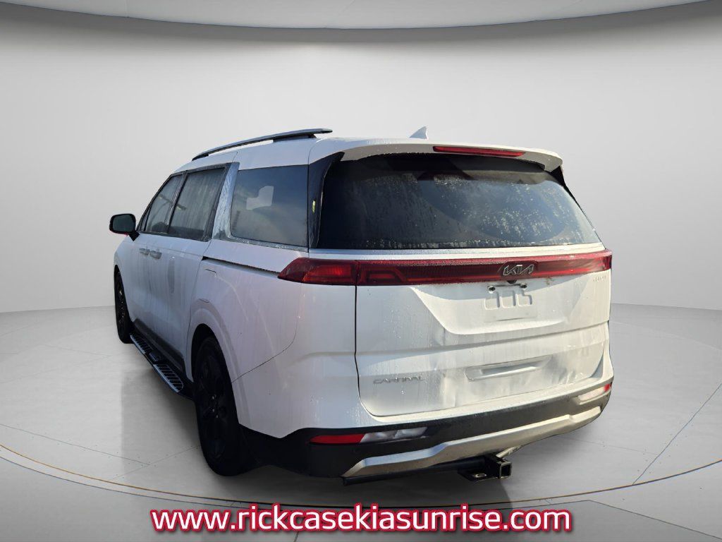 Used 2023 Kia Carnival SX FWD image 6