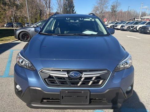 Used 2023 Subaru Crosstrek 2.0i Premium image 3