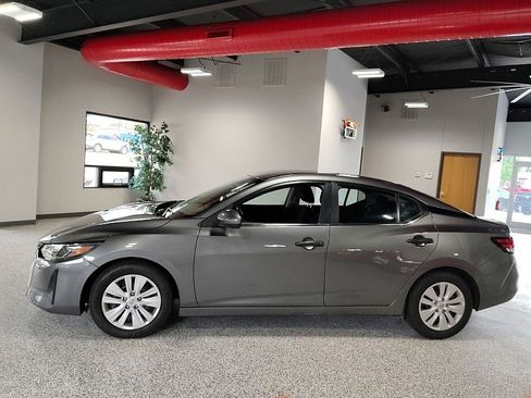 Used 2024 Nissan Sentra S FWD image 4