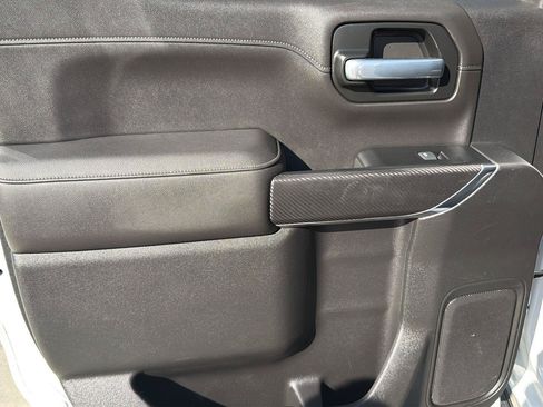Used 2019 Chevrolet Silverado 1500 LTZ w/ LTZ Premium Package AWD/4WD image 18
