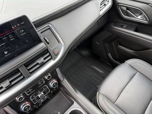 Used 2023 GMC Yukon SLT AWD/4WD image 15