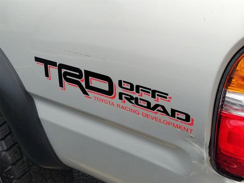 Used 2004 Toyota Tacoma PreRunner image 7