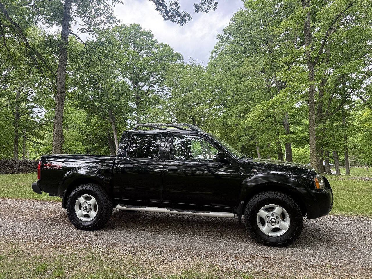 Used 2002 Nissan Frontier SE AWD/4WD image 9