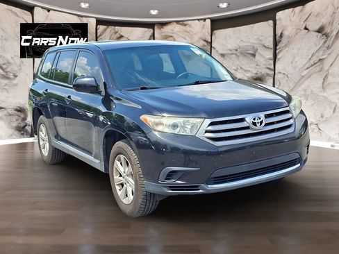 Used 2013 Toyota Highlander FWD w/ Cold Weather Pkg image 1