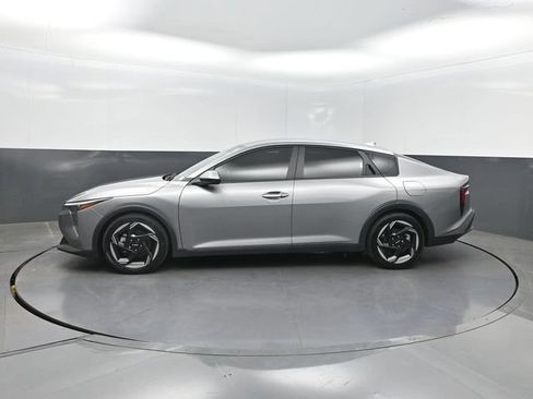 Used 2025 Kia K4 EX FWD image 3