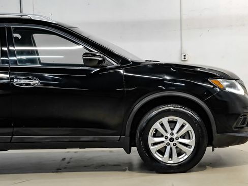 Used 2015 Nissan Rogue SV w/ SV Family Package FWD image 11