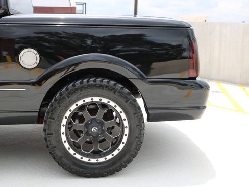 Used 2002 Lincoln Blackwood RWD image 39