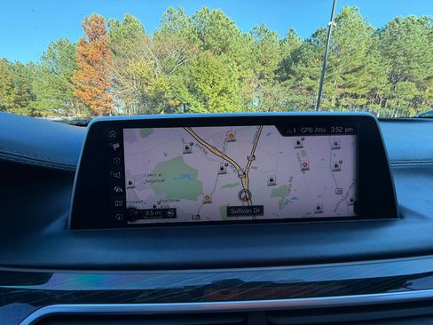 Used 2016 BMW 750i xDrive image 19