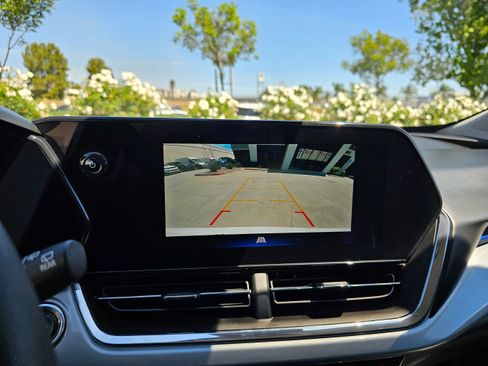 Used 2025 Chevrolet Trax LT image 31