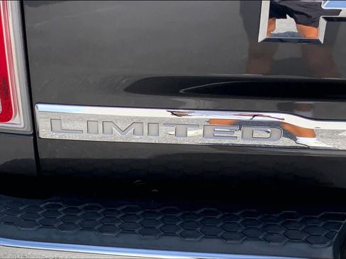 Used 2018 RAM 3500 Laramie Longhorn AWD/4WD image 10