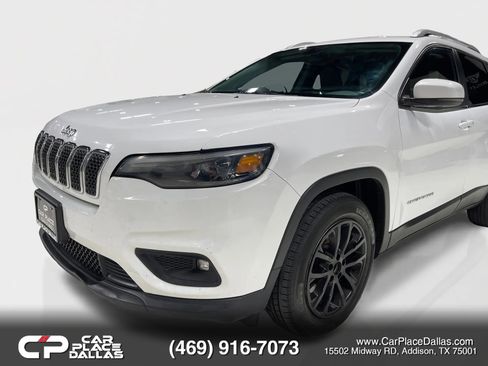 Used 2019 Jeep Cherokee Latitude Plus w/ Cold Weather Group FWD image 5