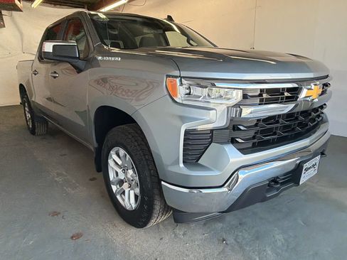 Used 2023 Chevrolet Silverado 1500 LT image 4