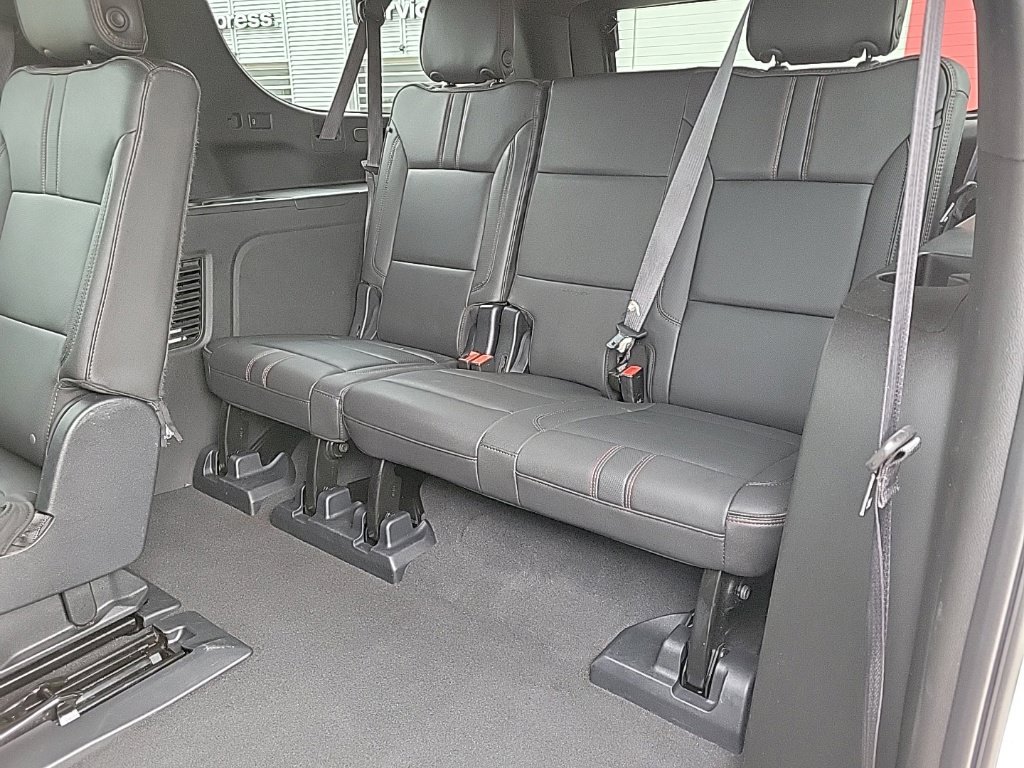 Used 2023 Chevrolet Suburban RST AWD/4WD image 14