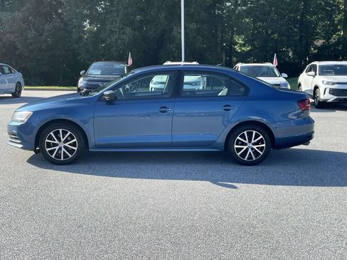 Used 2016 Volkswagen Jetta SE FWD image 4