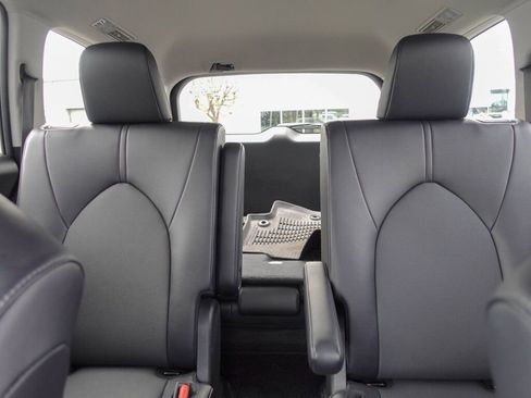 Certified 2024 Toyota Grand Highlander XLE image 17