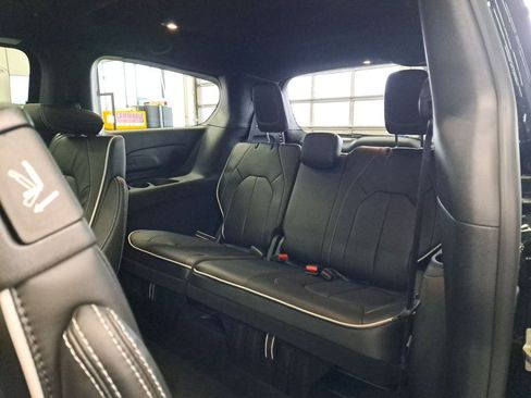 New 2026 Chrysler Pacifica Limited w/ S Appearance Package image 13