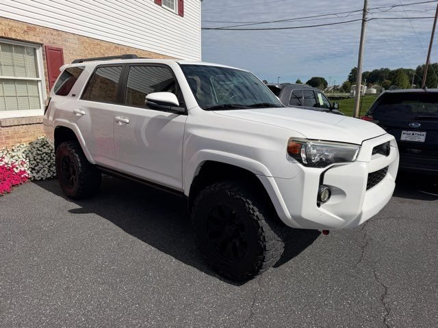 Used 2018 Toyota 4Runner SR5 Premium AWD/4WD image 1